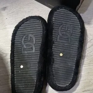 Dolce & Gabbana | Shoes | Dolce Gabbana Black Plush Slippers  display picture 1